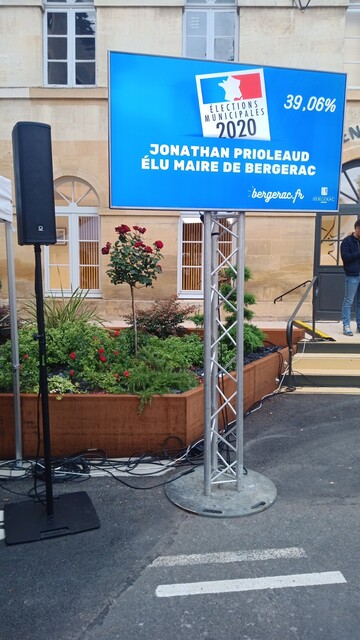 Ecran extérieur à Bergerac : notre installation